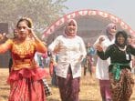 Ribuan Masyarakat Meriahkan Kirab Budaya Desa Menawan