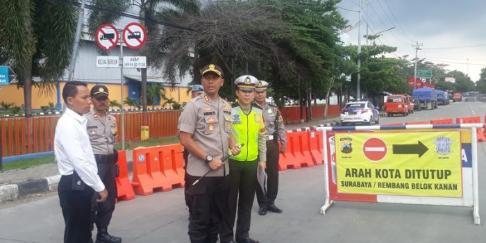 Kapolres Pati Bambang Yudhantara Salamun saat memantau arus lalu lintas
