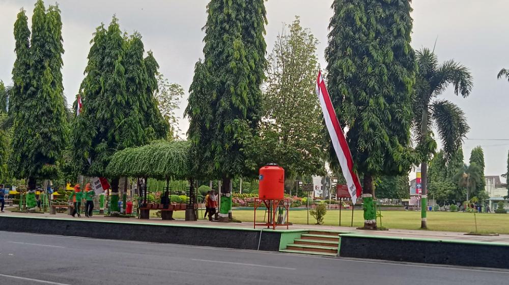 Lapangan Alun – alun Simpang Tujuh
