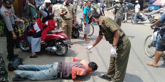 sanksi sosial kepada pengunjung pasar