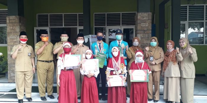 siswi MI Darul Ulum Kota Semarang