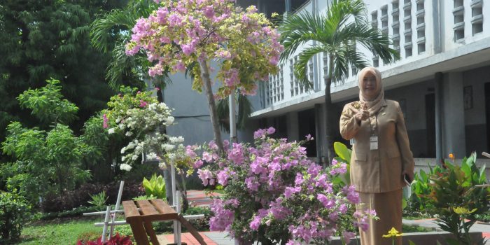 SMA N 1 Semarang Ubah Taman Lebih Asri