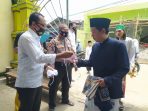 Pemkab Demak Bagikan Masker Pada Jamaah Masjid