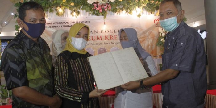 Penemu Buku Peninggalan Nitisemito Kirim Surat Kepada Museum Kretek Kudus
