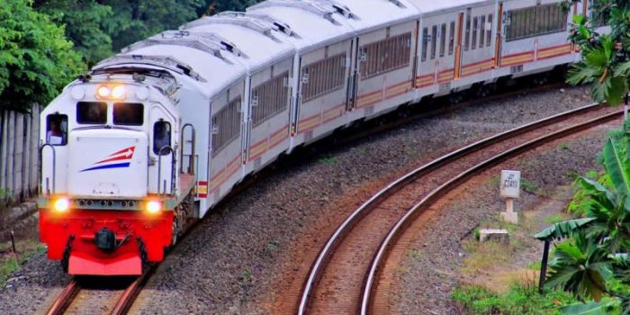 Hari Pahlawan, KAI Semarang Sediakan 2.129 Tiket Gratis untuk Guru dan Nakes