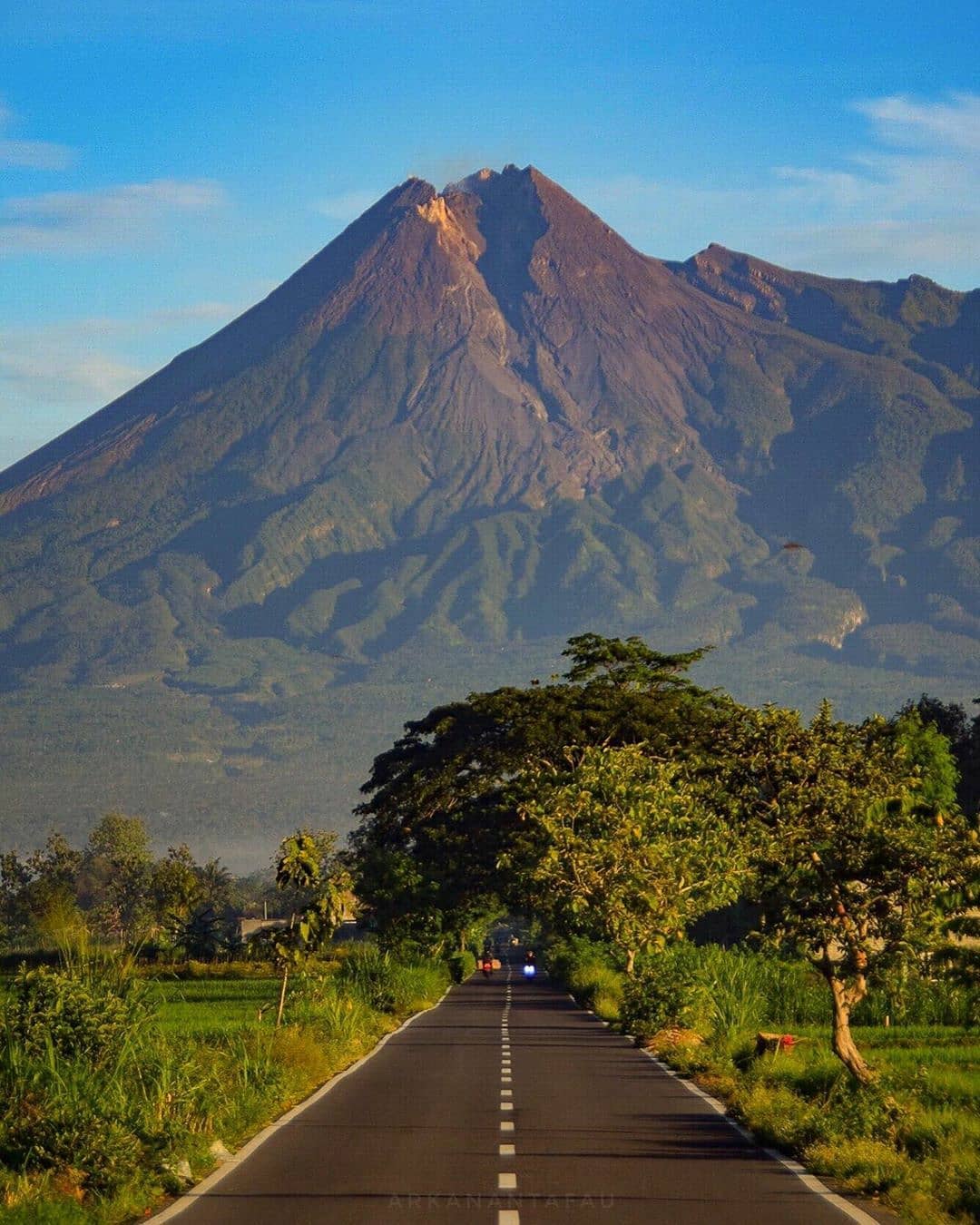 Status Merapi Naik