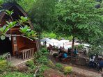 Tempat Ngopi Asyik dengan Nuansa Alam di Pinggiran Kali Comal