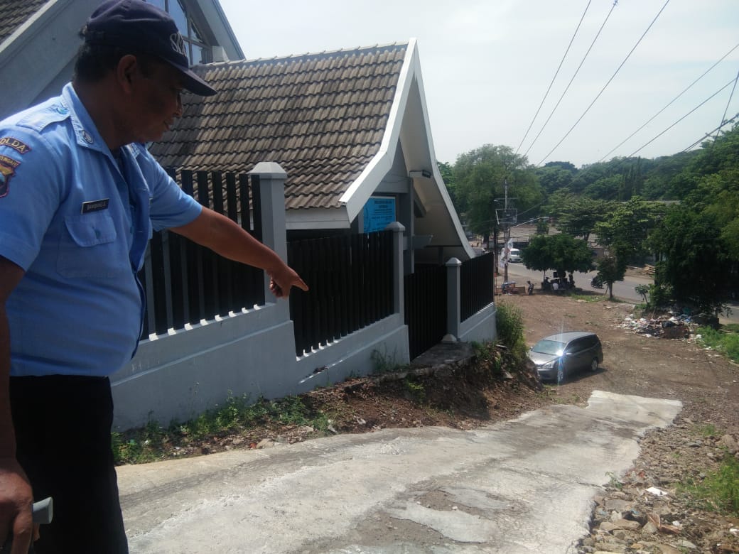 Proyek pelebaran Jalan Kertanegara Selatan