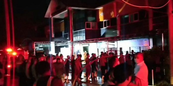 Gedung RTMC Ditlantas Polda Jatim Terbakar