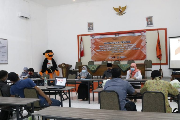 Koordinator Divisi Hukum dan Pengawasan KPU Demak, Hastin Atas Asih