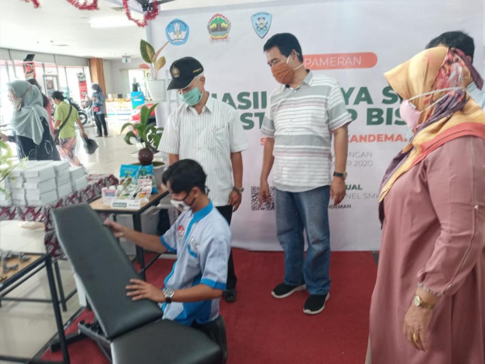 Pameran Hasil Karya Siswa dan Start Up Bisnis