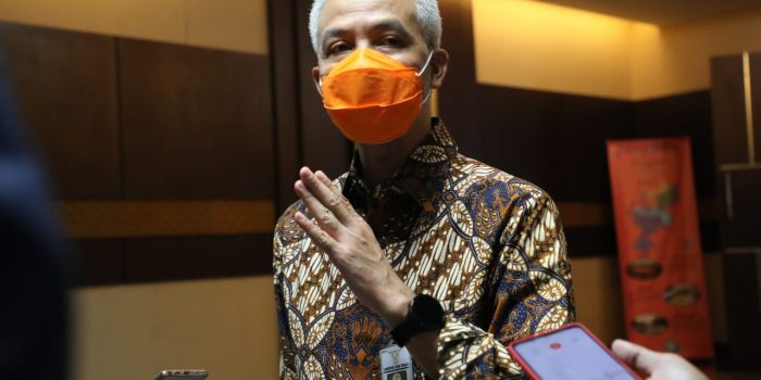 Ganjar Ancam Tutup Mal dan Objek Wisata yang Melanggar Pembatasan Operasional