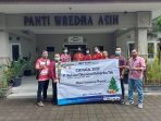Natal di Tengah Pandemi, WOM Finance Berbagi Kasih Natal di Panti Wredha