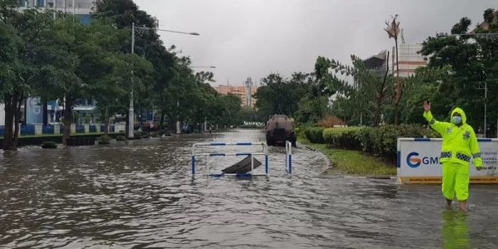 Pusat Kota Semarang Terendam Banjir