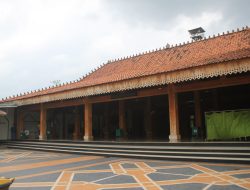 Masjid Wali Al Ma’mur Kudus, Masih Mempunyai Delapan Item Asli Peninggalan Arya Penangsang