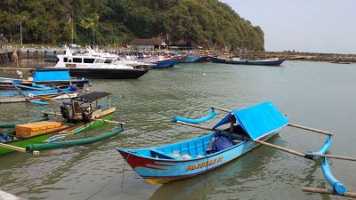 Pelabuhan Pantai Baron