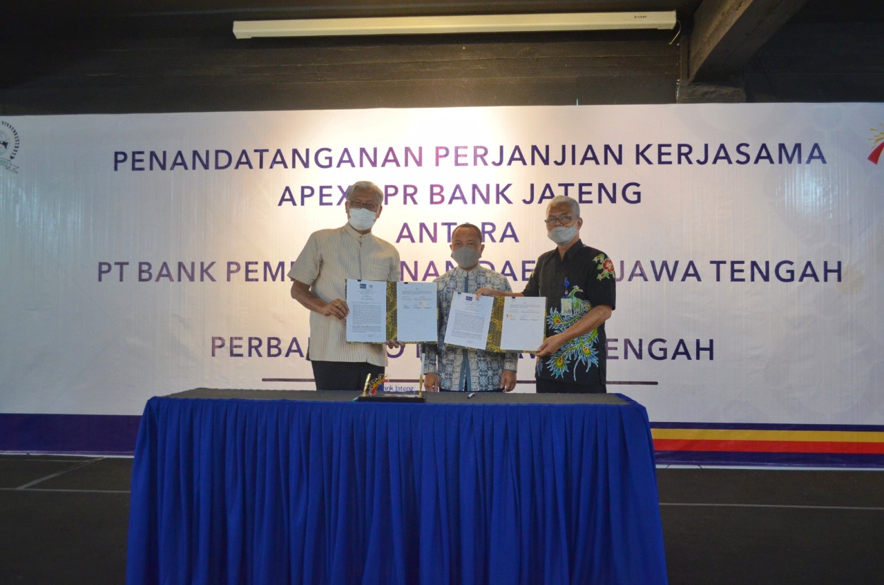 Direktur Utama Bank Jateng Supriyatno dan Ketua DPD Dadi Sumarsana
