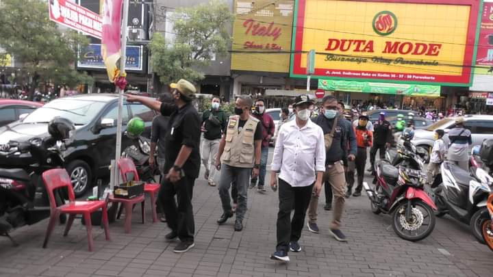 Bupati Banyumas, Akhmad Husein