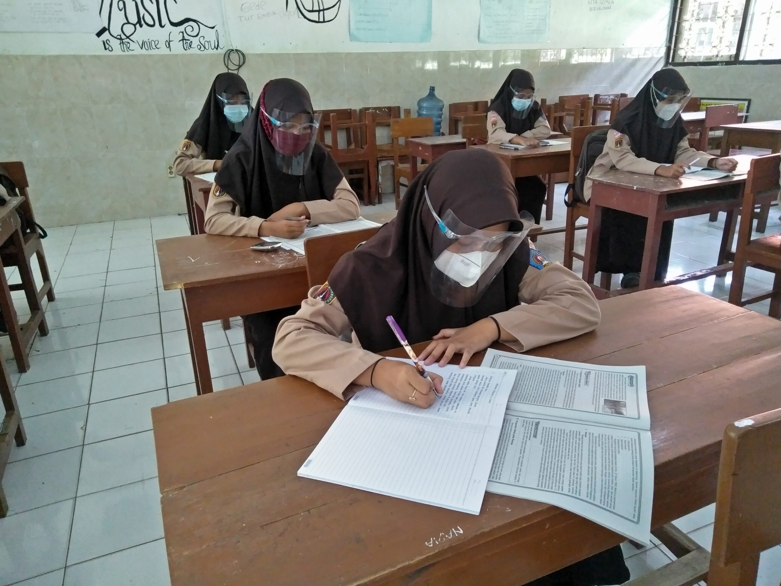 Siswi salah satu sekolah di Kabupaten Pemalang
