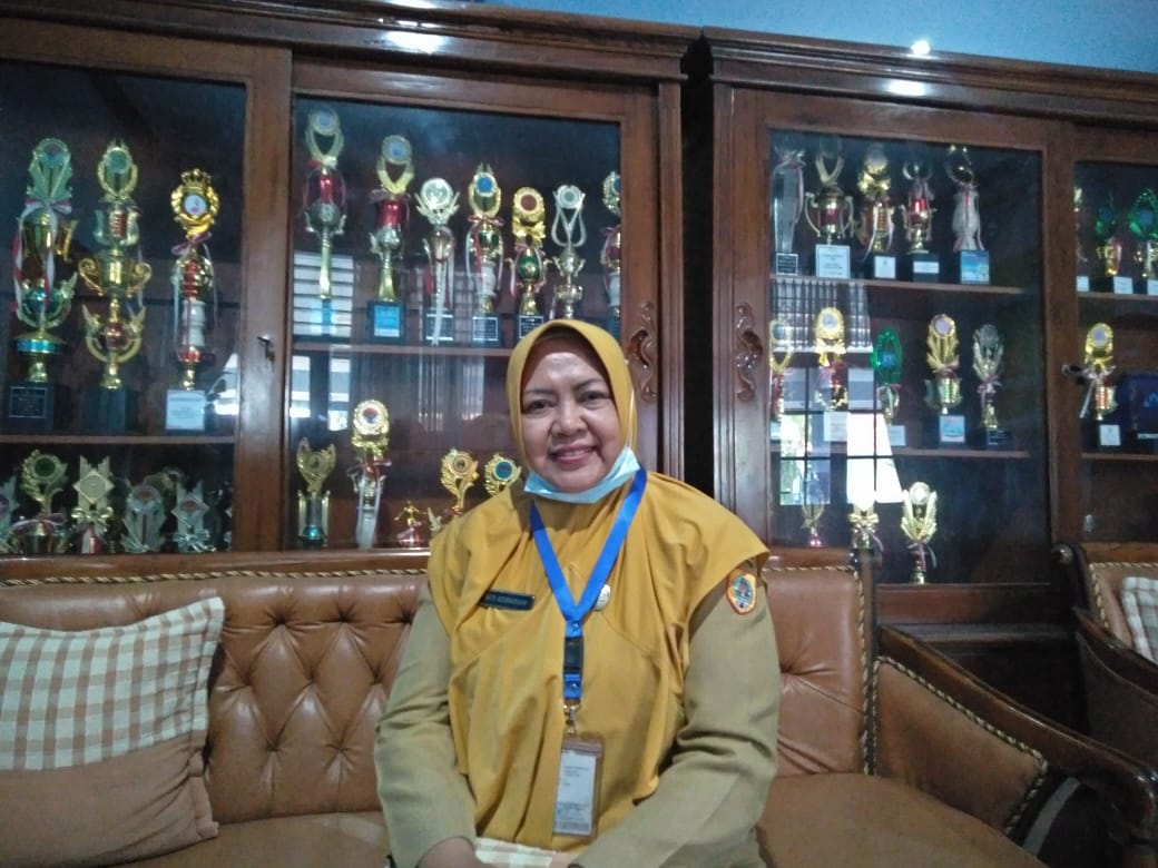 Siti Komariah, Kepala SMP Negeri 7 Pemalang