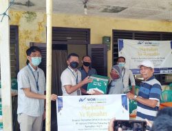 Jelang Lebaran, WOM Finance Berbagi Bingkisan Ramadan kepada Janda dan Dhuafa