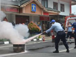 Lakukan Simulasi Penanganan Cegah Kebakaran