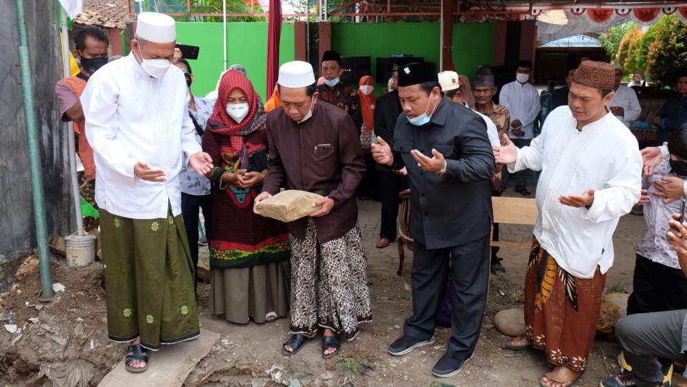musala dan panti yatim piatu Al-Ibriz