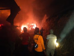 Gudang Tebu Dilahap Si Jago Merah
