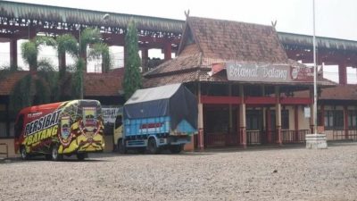Lokasi Gedung Olahraga Moh Sarengat