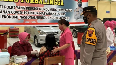 Kepolisian Resor Purbalingga Terus Menggencarkan Vaksinasi Massal di Sekolah