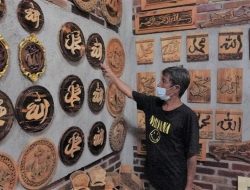Manfaatkan Limbah Kayu Menjadi Kerajinan Tangan