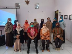 Akademisi UNNES Lakukan Pengabdian tentang Pengasuhan Balita di Era Milenial