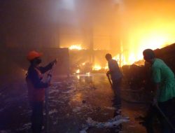 Pabrik Kacang Dua Kelinci Terbakar