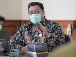 Dewan Alihkan Anggaran Tenis untuk Sepakbola