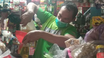 Borong Minyak Kemasan, Khawatir Stok Langka