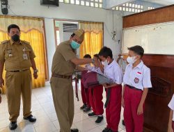 Puluhan Siswa SD Terima Santunan