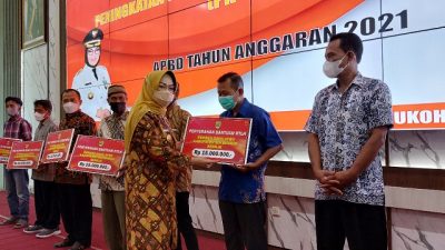 Penyerahan Simbolis PK-RTLH Kabupaten Sukoharjo Bekerjasama dengan Bank Jateng Sukoharjo