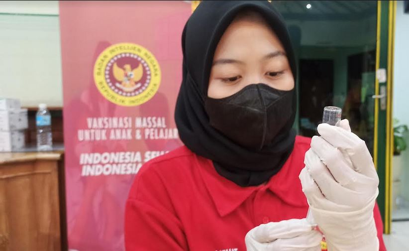 vaksinasi guru dan ASN di XT Square