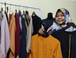Unduh Pundi-pundi Rupiah Berkat Baju Syar’i Abaya
