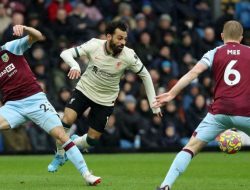 Liverpool Pangkas Jarak dengan Man City