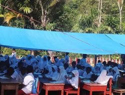 Gempa Rusak Sekolah, Siswa Belajar di Tenda Terpal