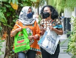 Larang Penggunaan Kantong Plastik di Pasar