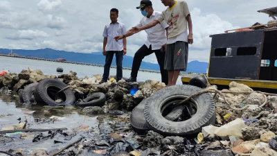 Desak Pemerintah Usut Pencemaran di Pesisir Laut Panjang
