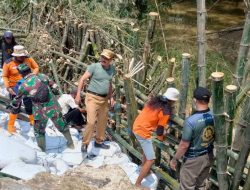 Tanggul Jalan Longsor di Maguan Mulai Diperbaiki