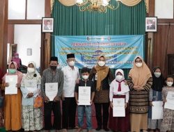 Bupati Demak Serahkan Santunan Anak Yatim