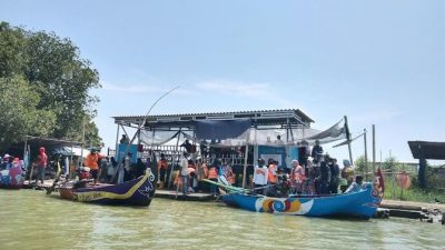 Wisatawan Ramai, Perekonomian Naik