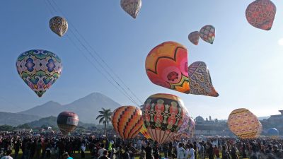 Festival Balon Udara Disaksikan Ribuan Penonton