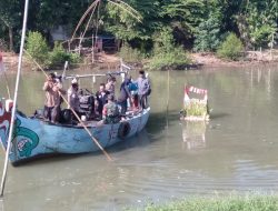 Tradisi Larung Digelar Sederhana