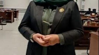 Menjabat Pimpinan DPRD Perempuan Pertama