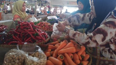 Harga Cabai Meroket, Omzet Pedagang Anjlok